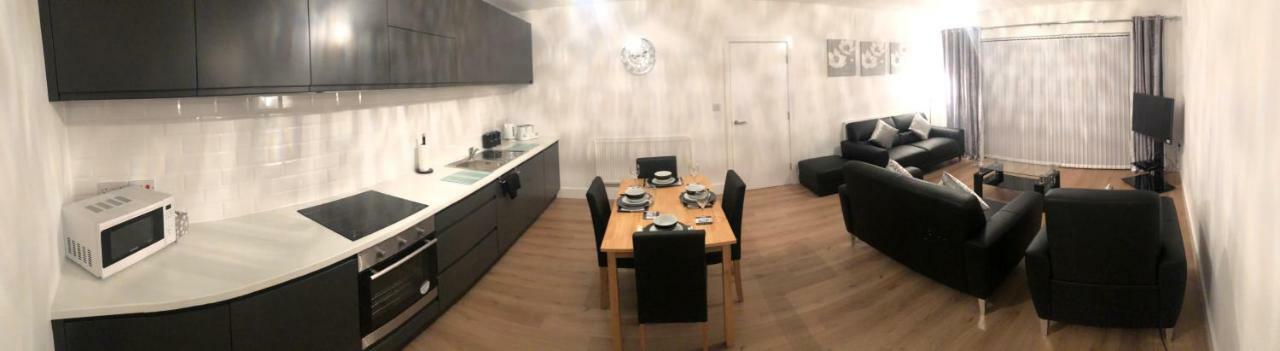 Newhall House Apartment